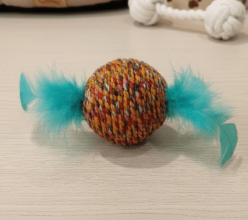 Giggly Sisal Ball Toy