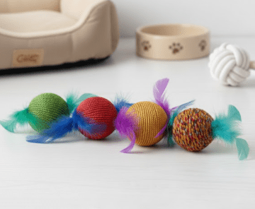 Giggly Sisal Ball Toy